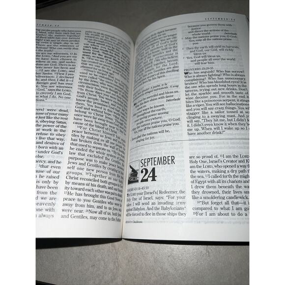 The One Year Bible Fifteenth Anniversary Edition NLT By Tyndale - Picture 9 of 11